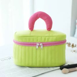 CHIC CARRY MAKEUP BAG