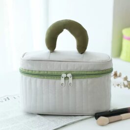 CHIC CARRY MAKEUP BAG